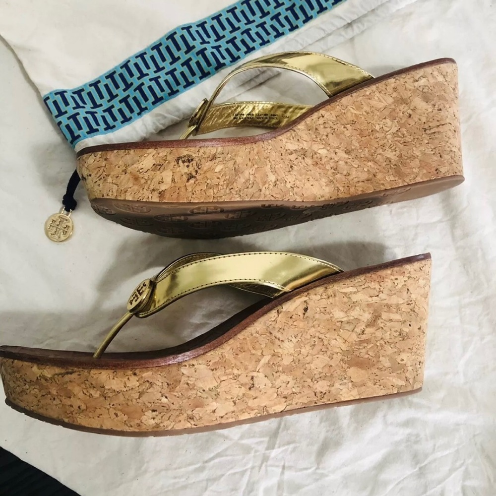Tory Burch Gold Metallic Wedge Logo Sandals 10 M - Picture 5 of 8